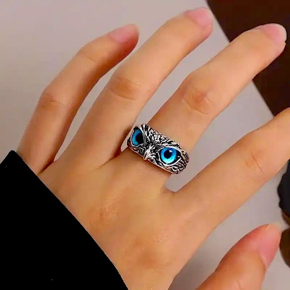Evil blue eyed owl🦉💍 adjustable ring - Picture 4 of 11